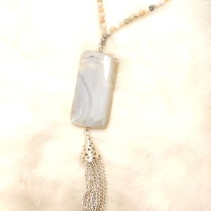 NWOT smooth stone with fringe necklace